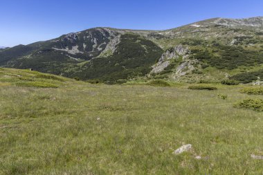 Belmeken Peak yakınlarındaki manzara, Rila dağı, Bulgaristan