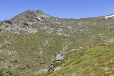 Belmeken Peak yakınlarındaki manzara, Rila dağı, Bulgaristan