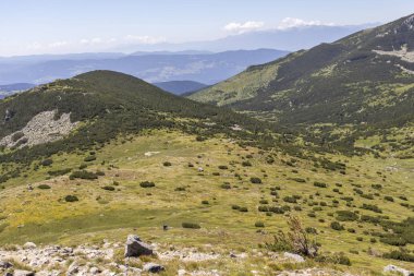 Belmeken Peak yakınlarındaki manzara, Rila dağı, Bulgaristan