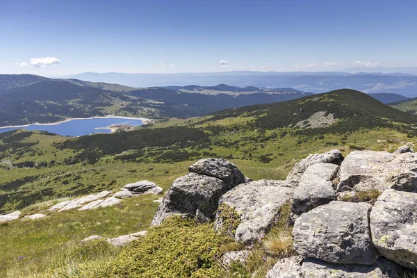 Пейзаж поблизу Belmeken Peak, Гора Ріла, Болгарія — стокове фото