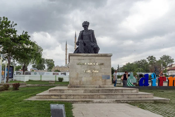 Monument av den ottomanska arkitekten Mimar Sinan i Edirne, Turkiet — Stockfoto