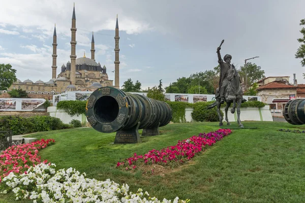 トルコ、エディルネ市のオスマン帝国の記念碑 — ストック写真