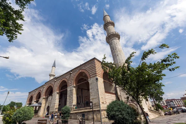 土耳其埃迪尔内市的埃斯基·卡米清真寺 — 图库照片