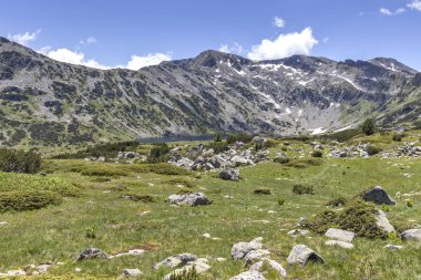 Balık Gölleri yakınlarındaki manzara, Rila dağı, Bulgaristan
