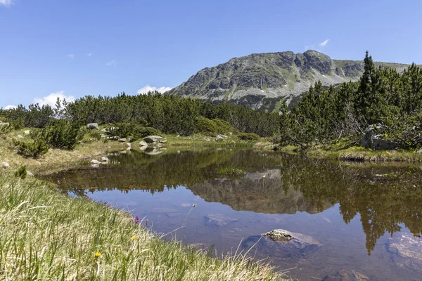 Balık Gölleri yakınlarındaki manzara, Rila dağı, Bulgaristan