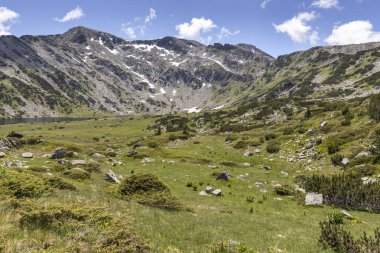 Balık Gölleri yakınlarındaki manzara, Rila dağı, Bulgaristan