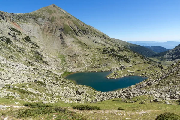 Danau Argirovo dekat puncak Dzhano, Pegunungan Pirin, Bulgaria — Stok Foto