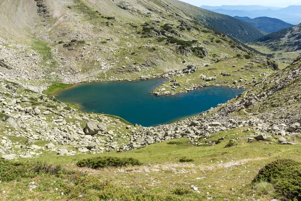 Lago Argirovo cerca del pico Dzhano, Montaña Pirin, Bulgaria —  Fotos de Stock