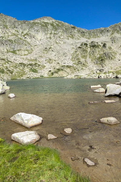 Argirovo jezero poblíž vrcholu Dzhano, Pirin Mountain, Bulharsko — Stock fotografie