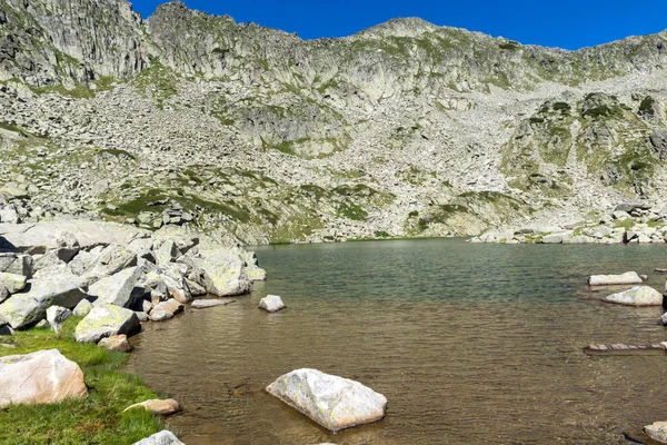 Danau Argirovo dekat puncak Dzhano, Pegunungan Pirin, Bulgaria — Stok Foto