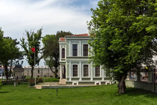 Typická ulice v centru města Edirne, Turecko — Stock fotografie