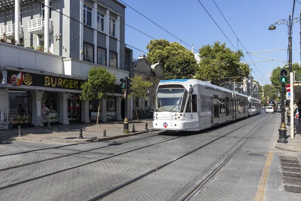 Typical Building and street in city of Istanbul, Turkey — Stock Photo, Image