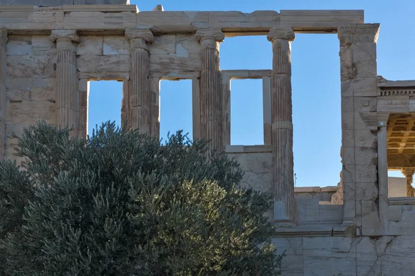 Templet Erechtheion vid Akropolis i Aten, Grekland — Stockfoto