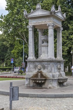 Niş şehir merkezinde Çeşme