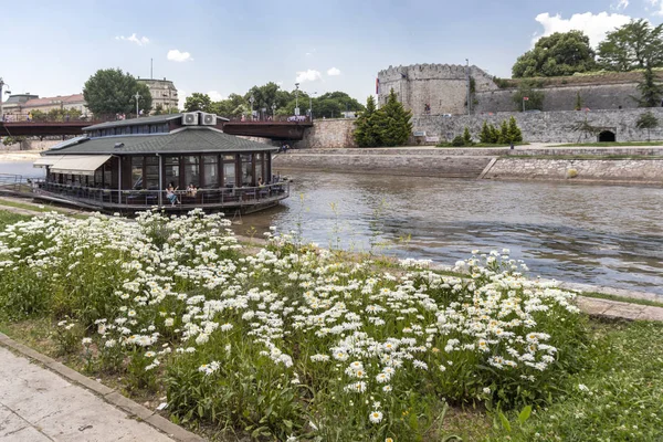 Panorama över staden NIS och Nisava-floden, Serbien — Stockfoto