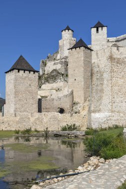 Golubac Kalesi - Tuna Nehri'nin güney tarafında, Serbi