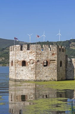 Golubac Kalesi - Tuna Nehri'nin güney tarafında, Serbi
