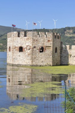 Golubac Kalesi - Tuna Nehri'nin güney tarafında, Serbi