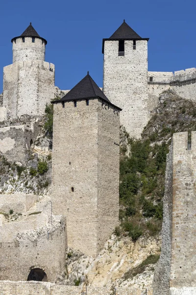 Голубацкая крепость - на южной стороне Дуная, Сербия — стоковое фото