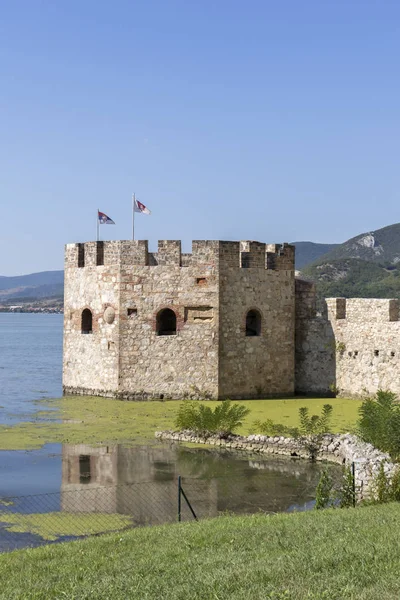 Golubac Kalesi - Tuna Nehri'nin güney tarafında, Serbi