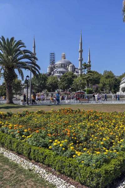 Голубая мечеть в городе Стамбул, Турция — стоковое фото