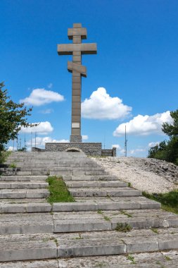 Okolchica zirvesindeki anıt, Bulgaristan