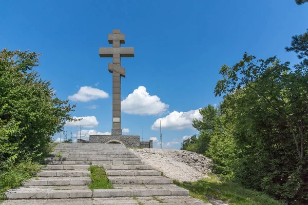 Památník na vrcholu Okolchica, Bulharsko — Stock fotografie