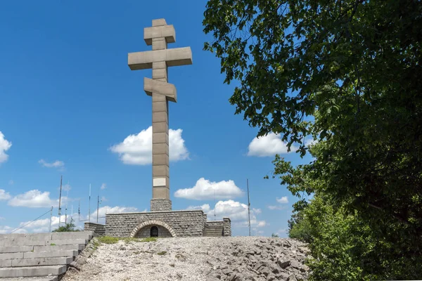 Пам'ятник на піку Окольчика, Болгарія — стокове фото