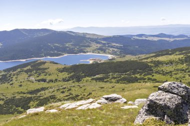 Belmeken Peak yakınlarındaki manzara, Rila dağı, Bulgaristan