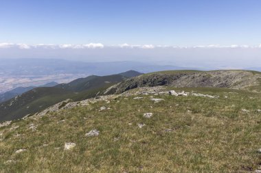 Belmeken Peak yakınlarındaki manzara, Rila dağı, Bulgaristan
