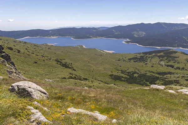 Belmeken Peak yakınlarındaki manzara, Rila dağı, Bulgaristan