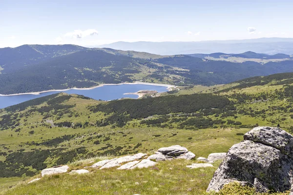 Belmeken Peak yakınlarındaki manzara, Rila dağı, Bulgaristan