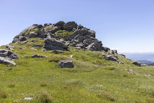 Belmeken Peak yakınlarındaki manzara, Rila dağı, Bulgaristan