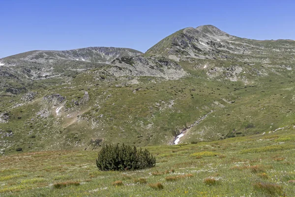 Belmeken Peak yakınlarındaki manzara, Rila dağı, Bulgaristan