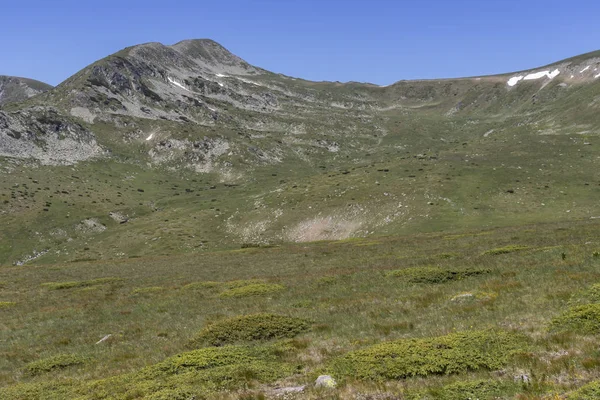 Belmeken Peak yakınlarındaki manzara, Rila dağı, Bulgaristan