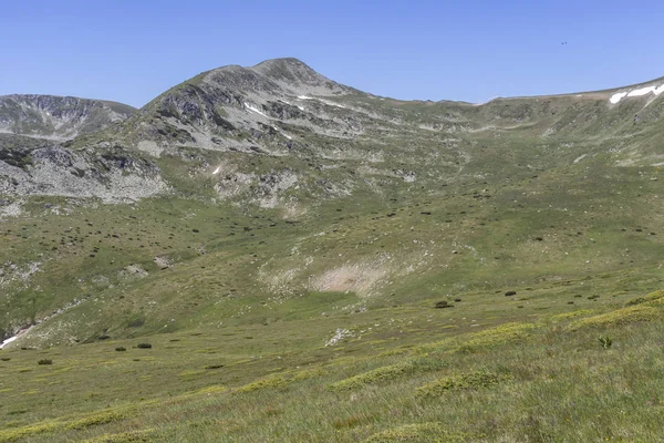Belmeken Peak yakınlarındaki manzara, Rila dağı, Bulgaristan