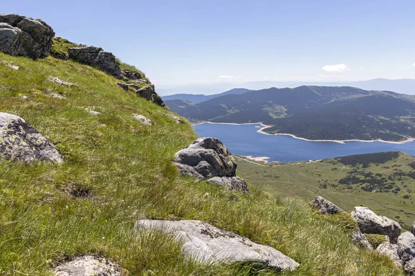 Belmeken Peak yakınlarındaki manzara, Rila dağı, Bulgaristan