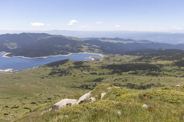 Krajina poblíž Belmekenu Peak, pohoří Rila, Bulharsko — Stock fotografie