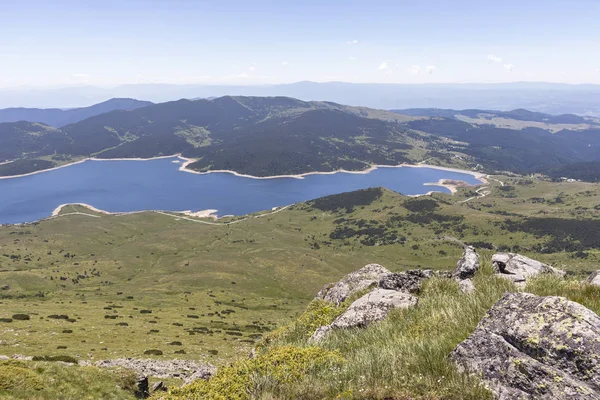 Landskap nära Belmeken Peak, Rila Mountain, Bulgarien — Stockfoto