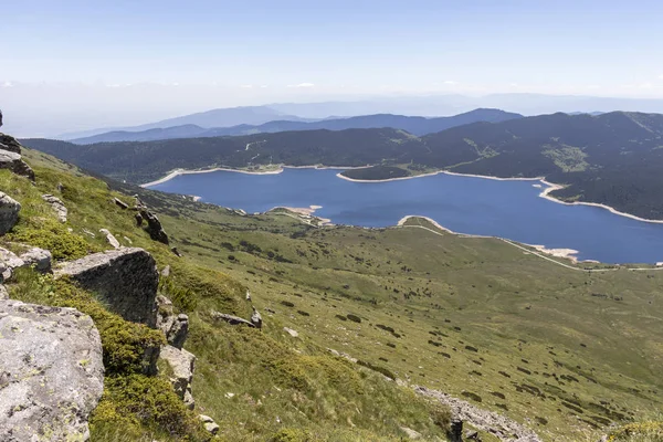 Belmeken Peak yakınlarındaki manzara, Rila dağı, Bulgaristan
