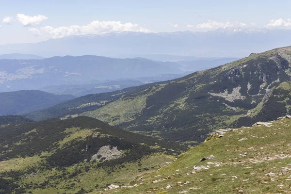 Belmeken Peak yakınlarındaki manzara, Rila dağı, Bulgaristan