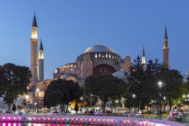İstanbul'daki Ayasofya Müzesi'nin gece fotoğrafı