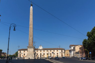 Lateran Dikilitaş, Roma şehrinde, İtalya