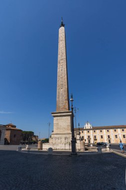 Lateran Dikilitaş, Roma şehrinde, İtalya