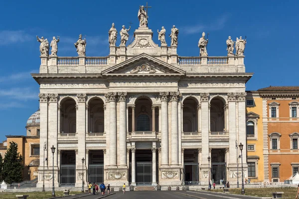 Basilica di San Giovanni in Laterano in city of Rome, Italy — Stock Photo, Image