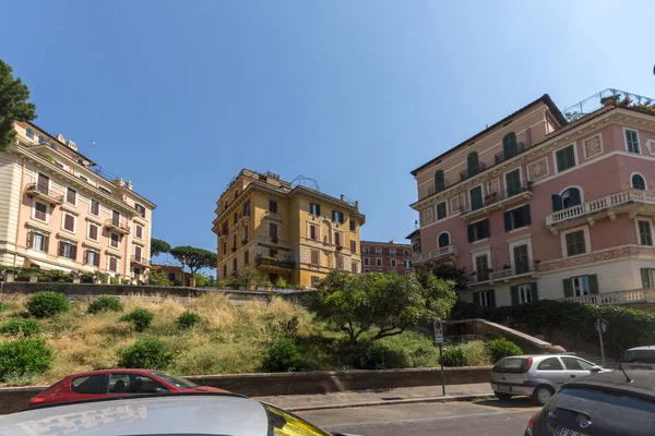 Straat en gebouwen in de stad Rome, Italië — Stockfoto