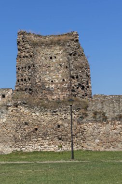 Sırbistan'ın Smederevo kentindeki Smederevo Kalesi harabeleri
