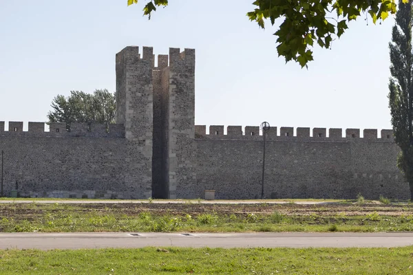 セルビア、スメデレボの町のスメデレボ要塞の遺跡 — ストック写真