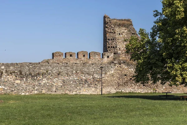 Ruiny pevnosti Smederevo ve městě Smederevo, Srbsko — Stock fotografie