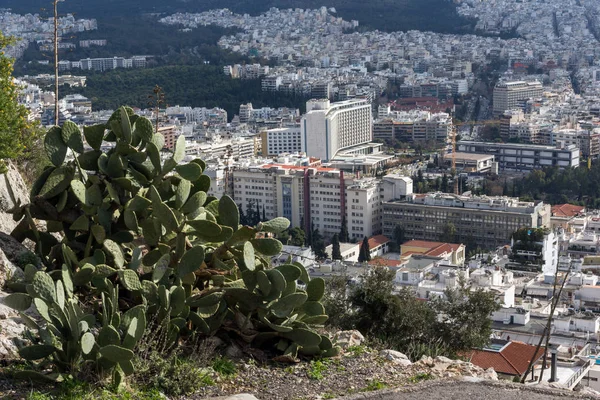 ギリシャ、リカベトスの丘からアテネの街のパノラマ — ストック写真
